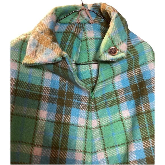 Vintage Green Plaid Fringe Polyester Cape Poncho Shawl Wool Knit Handmade 70s - Picture 2 of 14